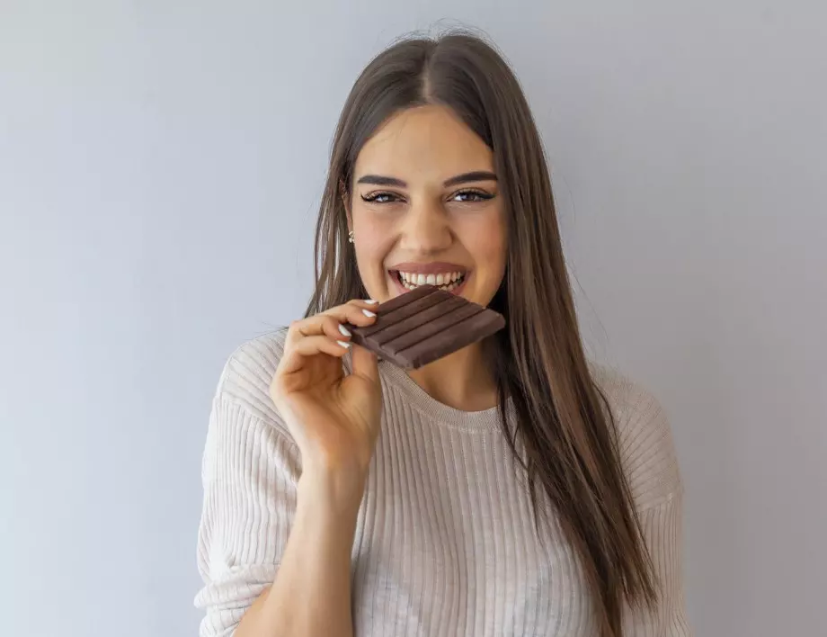 Защо яденето на шоколад вечер не е добро за нас?