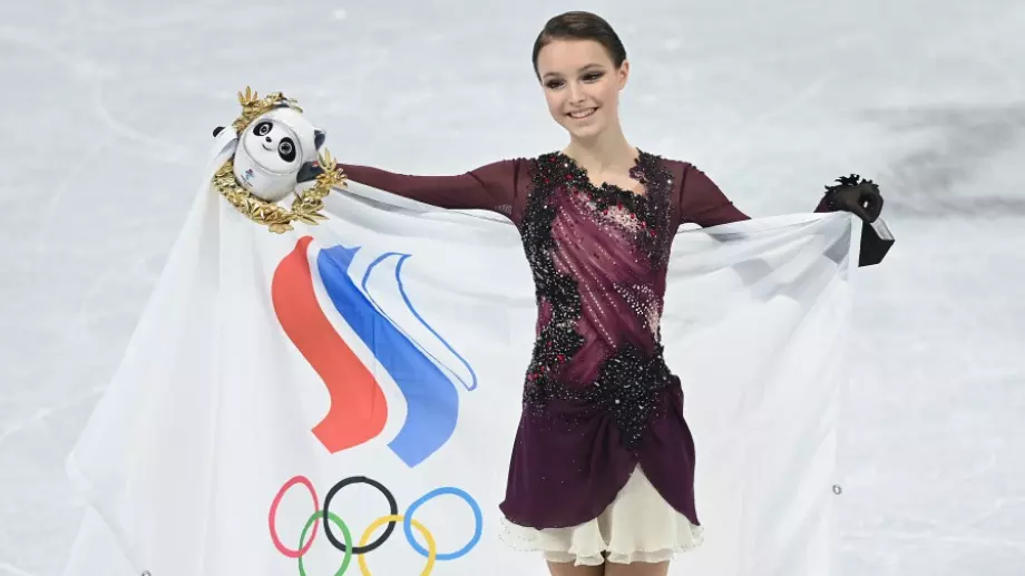 Камила Валиева се срина психически и физически, Русия все пак окупира медалите във фигурното пързаляне