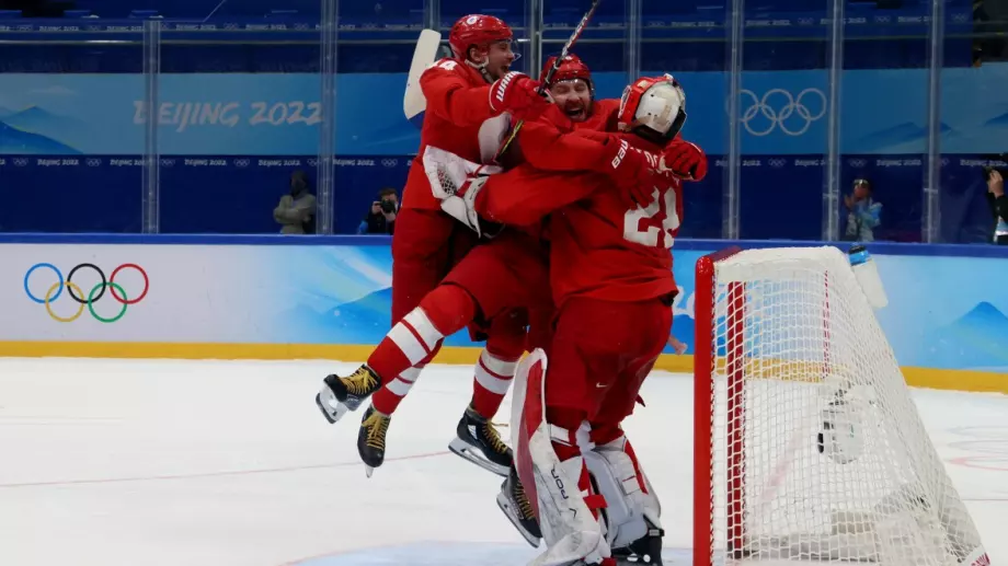 Руският олимпийски комитет ще защитава титлата си в хокея след драма срещу Швеция