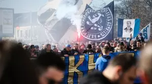 {{ otherArticle[0].article.title }}