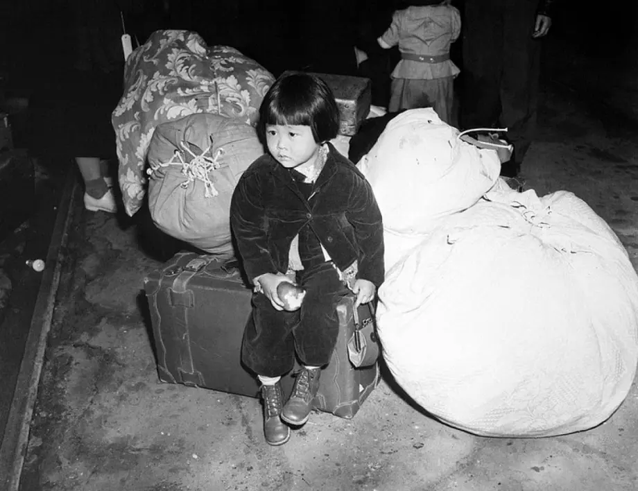 "Ще спим, където спят конете": Как САЩ изпратиха японците в концлагери