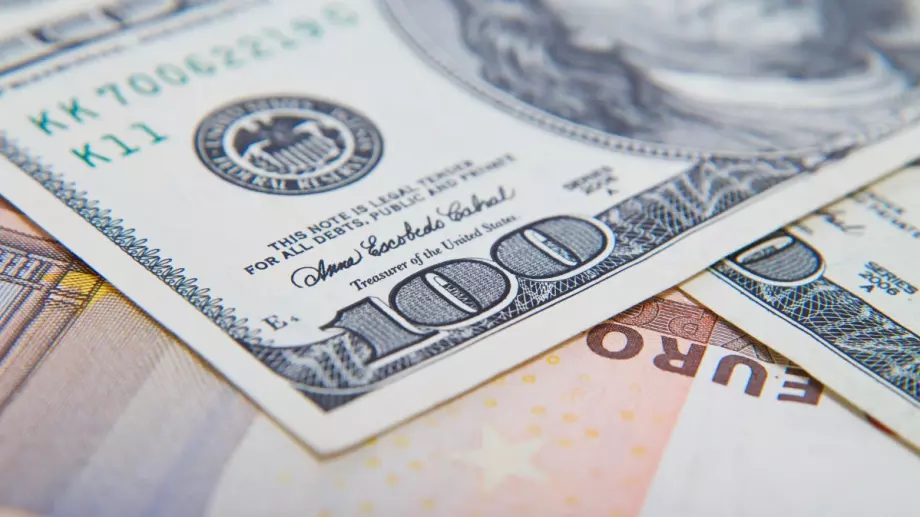 Руските банки внесоха чуждестранна валута в брой на стойност 5 млрд. долара само за месец