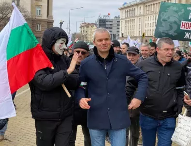 Костадинов призова граждани и полиция да не се подчиняват на правителството 