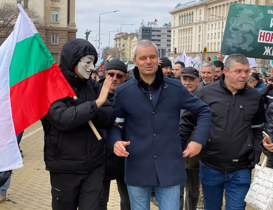Костадинов призова граждани и полиция да не се подчиняват на правителството "Петков"