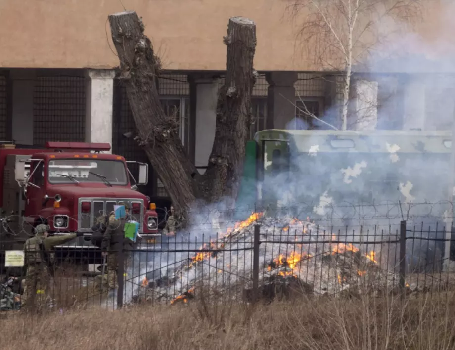 Ракета порази жилищен район северозападно от Киев (ВИДЕО)