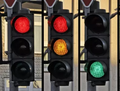 Защо светофарите са зелени, жълти и червени; и защо ядем торта, за да отпразнуваме? Вижте ТУК