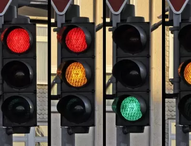 Знаете ли кой отговаря за работата на светофарите?