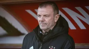 {{ otherArticle[0].article.title }}