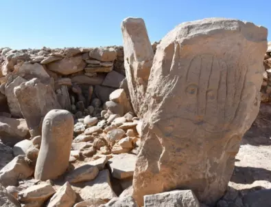 Древни стели с антропоморфни същества са открити в пустинята на Йордания
