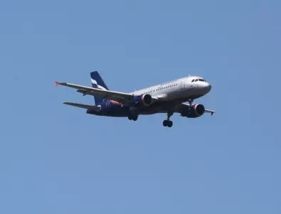 Самолет с радиоактивен товар кацна аварийно на московското летище 