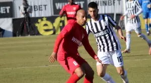 Много борба и ритане, но Локо Пловдив взе успеха срещу Царско село