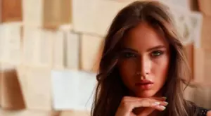 {{ otherArticle[0].article.title }}