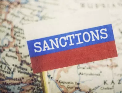 ЕС с пети пакет санкции срещу Русия, забранява вноса на въглища, дървесина и водка