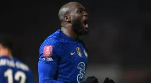 {{ otherArticle[0].article.title }}