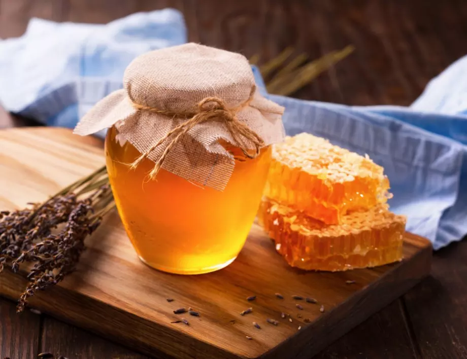 Сваляне на температура с мед - доверете се на бабиния лек