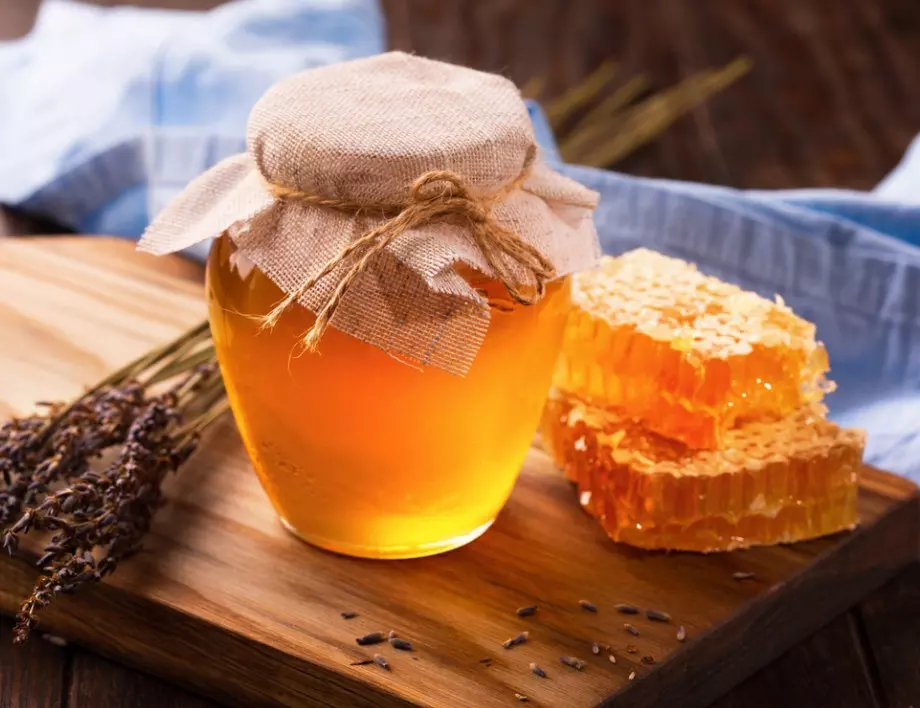 Защо яденето на мед вечер е задължително през зимата?