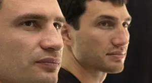 От Чернобил, през боксовия връх, до войната в Украйна: Пътят на братята Кличко