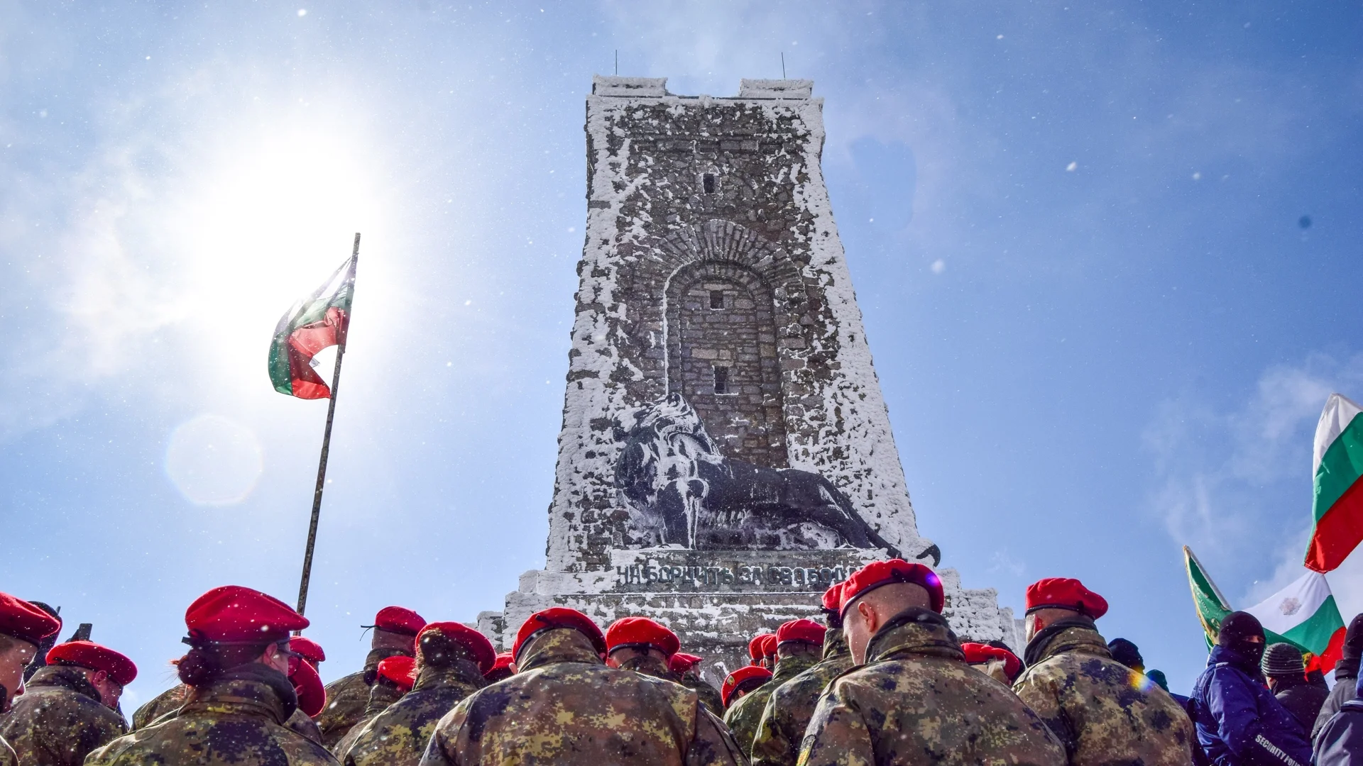Обсъждат задължително военно обучение за всички българи (СНИМКИ)