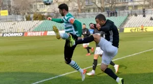 {{ otherArticle[0].article.title }}