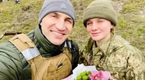 {{ otherArticle[0].article.title }}