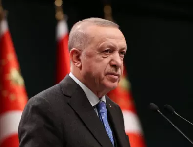 Расте гневът срещу Ердоган след унищожителните трусове (СНИМКИ)
