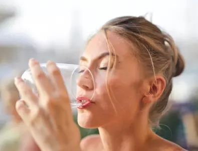 Какво ще се случи, ако пиете по една чаша топла вода сутрин на гладно?