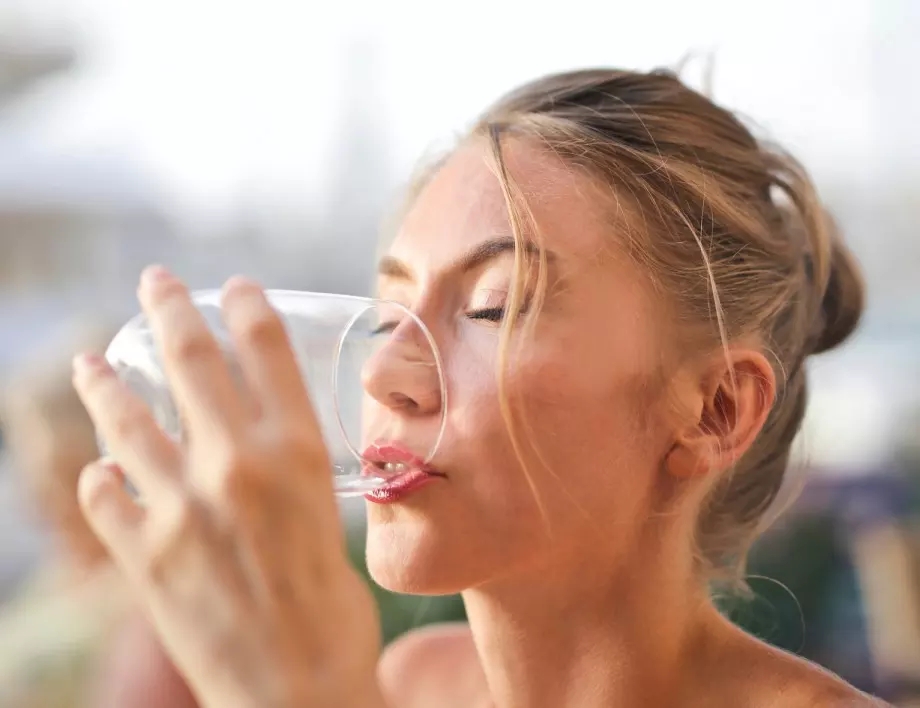Kолко вода трябва да пием на ден според теглото?