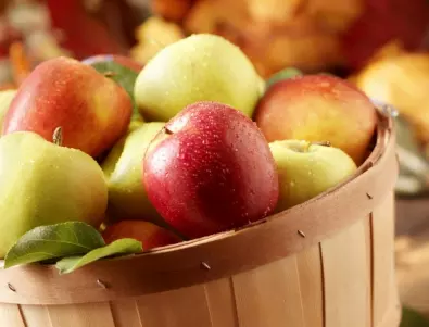 Никога НЕ слагайте тези плодове и зеленчуци до ябълките