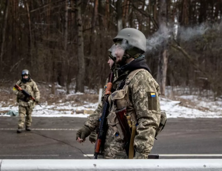 Различна помощ за Украйна от Чехия, Казахстан и Великобритания - военна и хуманитарна