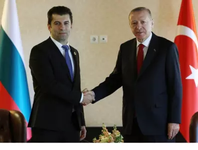 Кирил Петков се срещна с Ердоган