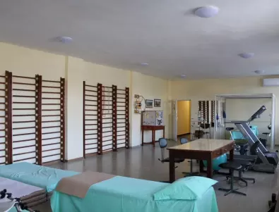 Ремонтират детското отделение в болницата в Самоков