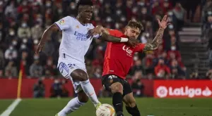 Защитник на Майорка заприлича на "танцьор по брейк" след финт на Винисиус (ВИДЕО)