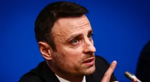 {{ otherArticle[0].article.title }}