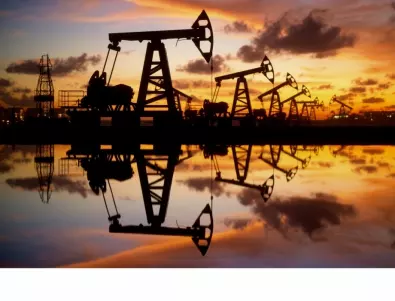 Петролът се повлиява от опасенията за по-слабото търсене и икономическия растеж в САЩ