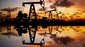 Напрежението в Близкия изток и ръстът на запасите в САЩ повлияха на цените на петрола