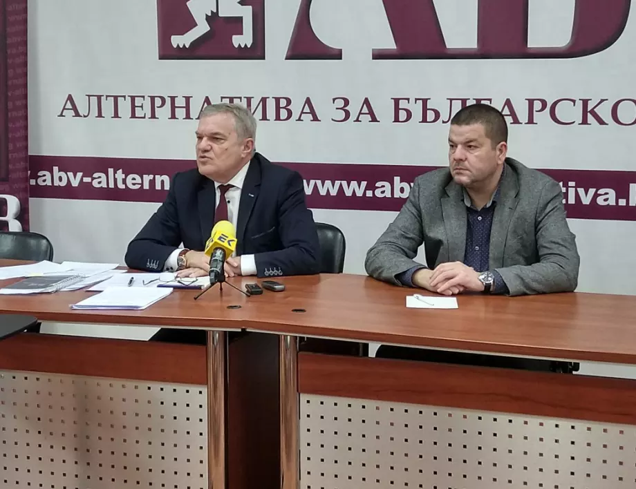 Румен Петков алармира за приемственост в управлението с това на Борисов, закани се да сезира Гешев