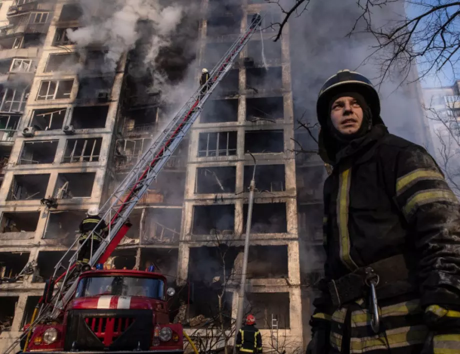 Войната се ожесточава: Хиляди избити и масови гробове в Мариупол (ВИДЕО и СНИМКИ)