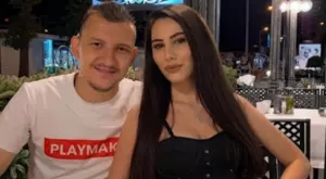 {{ otherArticle[0].article.title }}