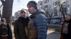 {{ otherArticle[0].article.title }}