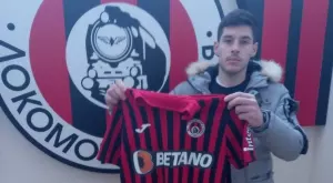 {{ otherArticle[0].article.title }}