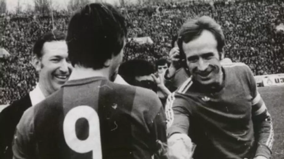 Знаменитата мартенска вечер от 1976 г. или как Левски "влетя" в историята с 5 гола срещу Барселона на Йохан Кройф