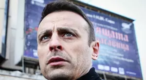 {{ otherArticle[0].article.title }}