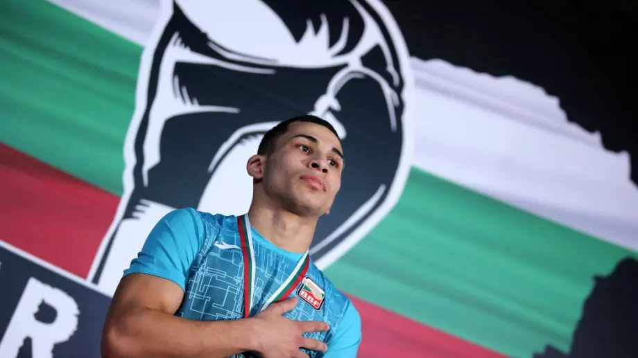 Спорно решение остави Росенов без медал от Световно по бокс 