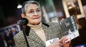 {{ otherArticle[0].article.title }}