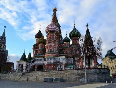 Русия готви по-високи данъци за напусналите страната след началото на войната