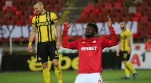 {{ otherArticle[0].article.title }}