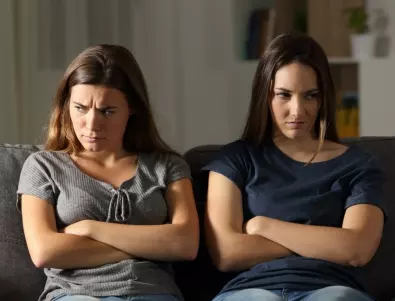 Как да разпознаем завистлив приятел: 5 знака, които често се пренебрегват
