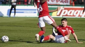 {{ otherArticle[0].article.title }}