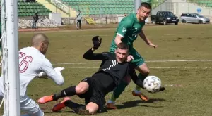 {{ otherArticle[0].article.title }}