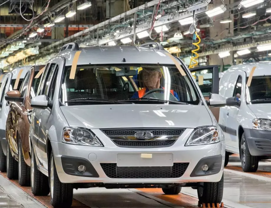 АвтоВАЗ спира производството заради недостиг на части